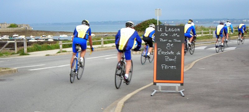 2011-09-25 16 Fort Bloque Meme pour 8 Euros Pas le temps de s arreter.JPG